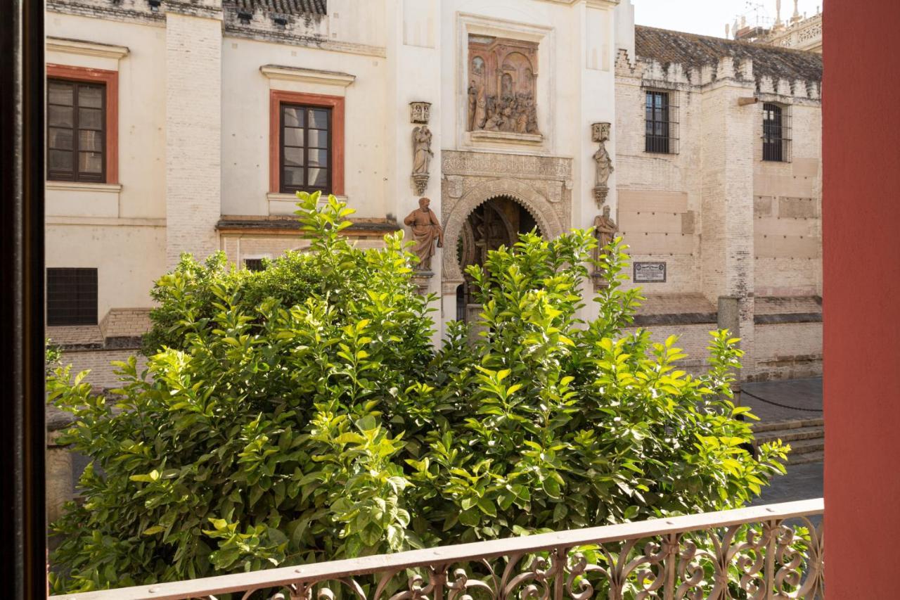 Puerta Catedral Apartments Seville Exterior photo