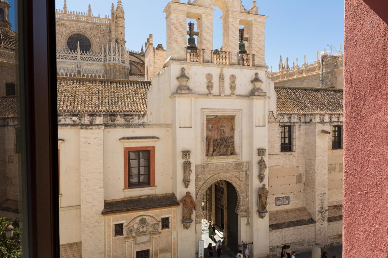 Puerta Catedral Apartments Seville Exterior photo