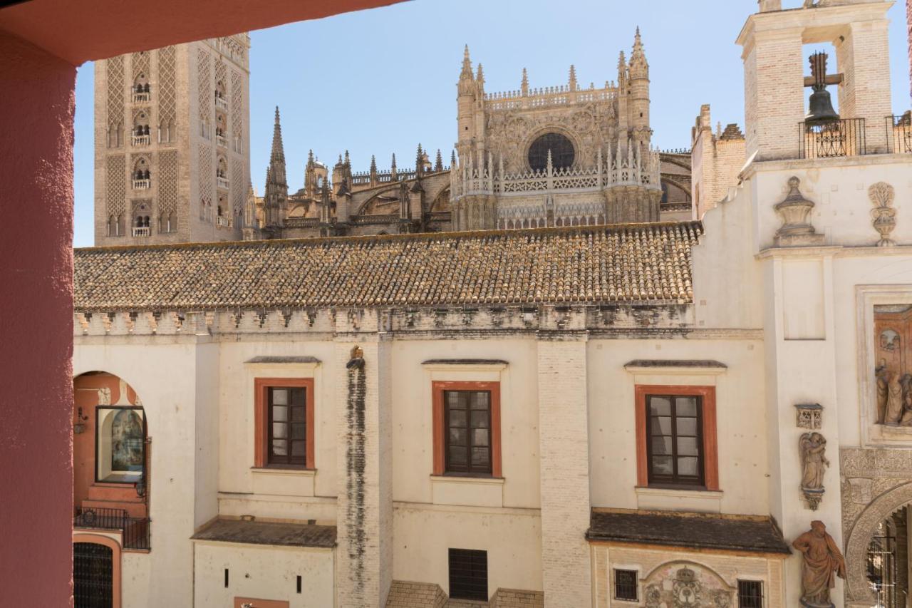 Puerta Catedral Apartments Seville Exterior photo